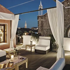 https://bloom.hotelinveneto.com